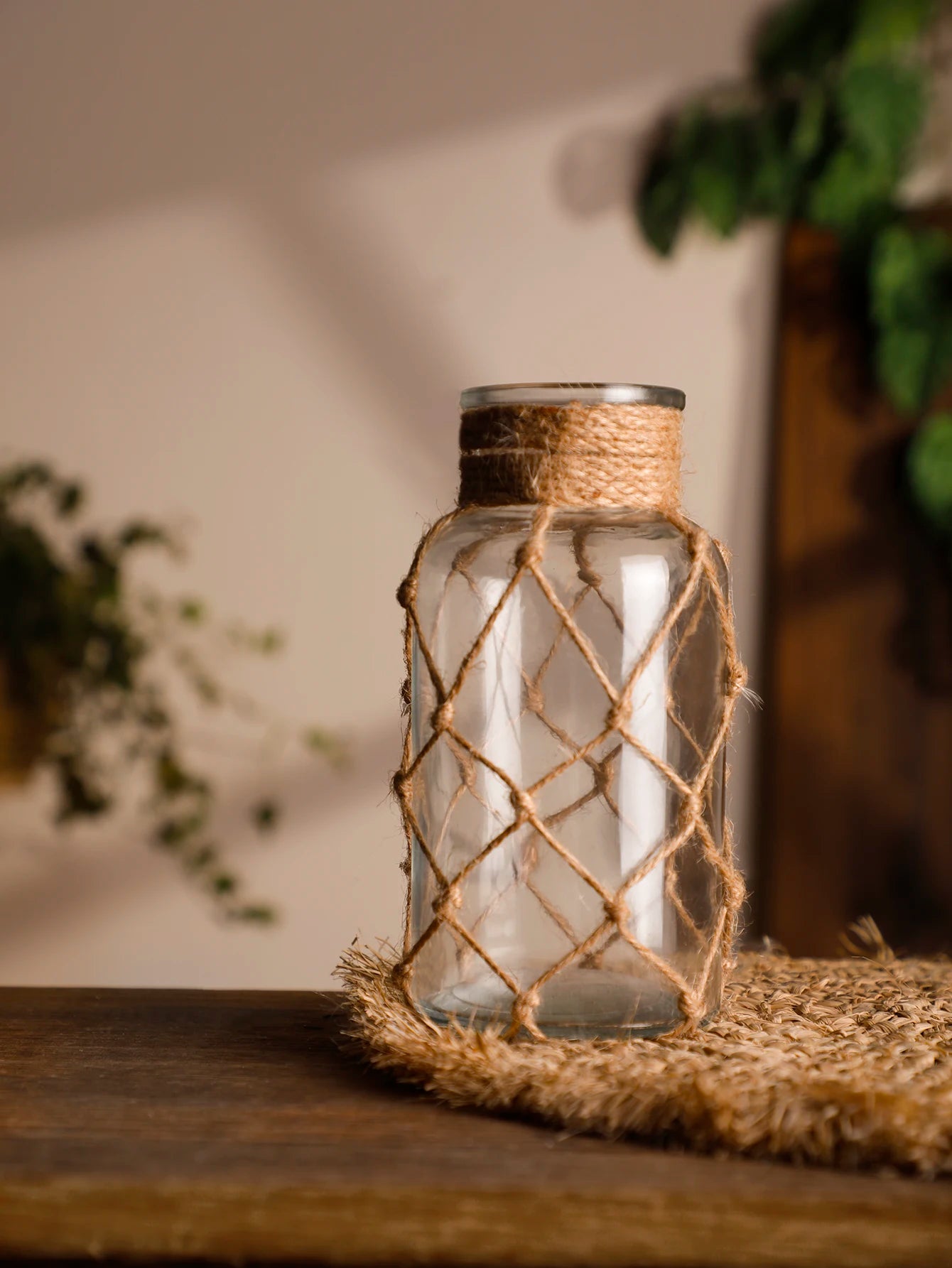 Rustic Hanging Glass Vase – Rope Net Flower Holder for Boho Home & Table Décor